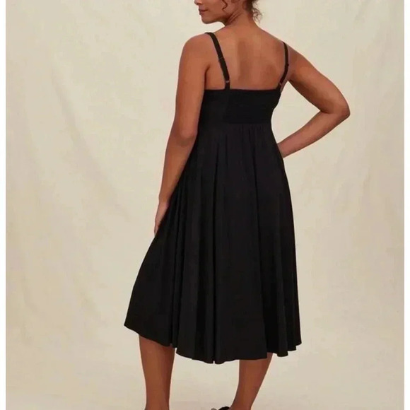 Torrid Midi Challis Asymmetrical Button-Front Dress 00 - Picture 3 of 10